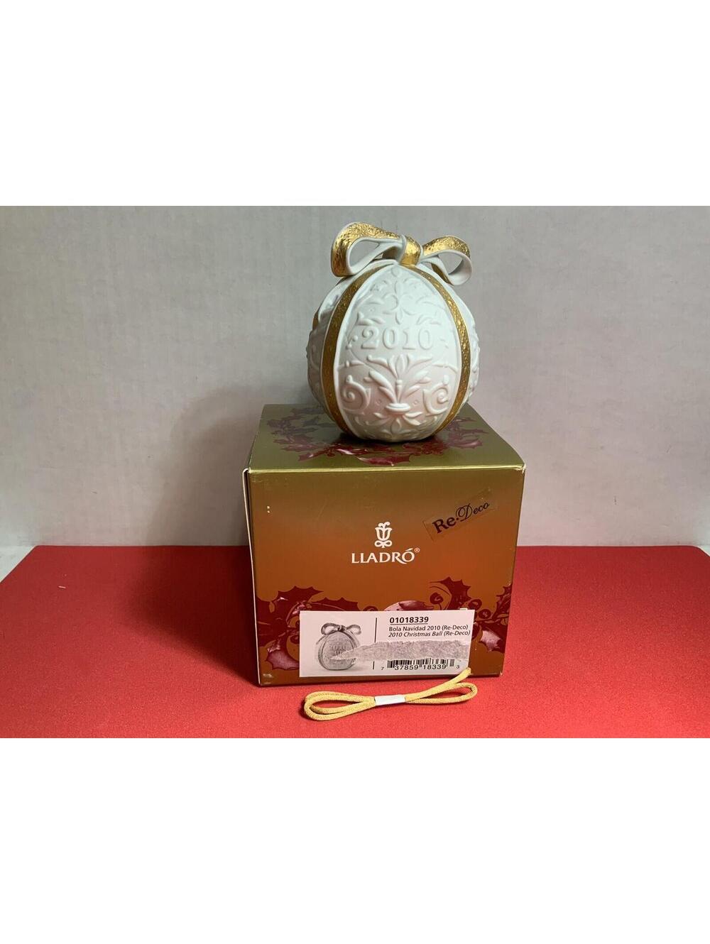 Lladro 2010 Christmas Ball Ornament Gold